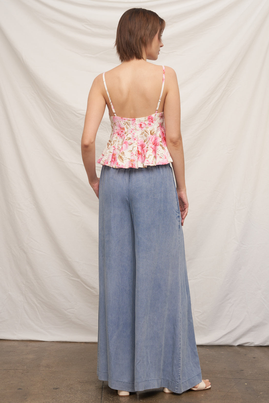 Amor Eyelet Top